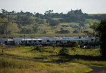 “홍수 4년 지났는데 또 길거리로…” NSW 임시 주거 포드 12월 전면 폐쇄 This temporary pod village in Lismore is being decommissioned in December. Elise Derwin_9news